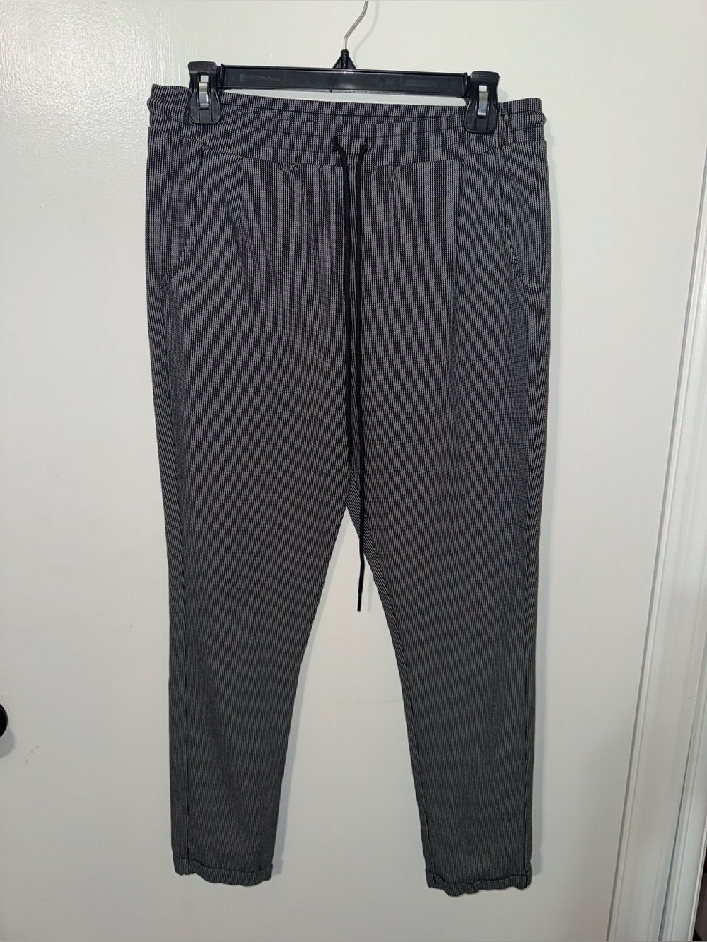 NWOT Drawstring Casual capri Pants - Gray